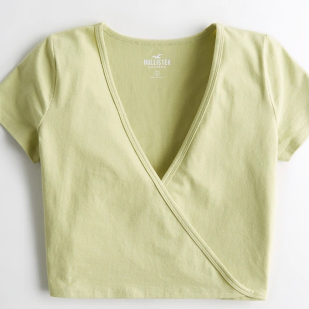 “WRAP CROP V NECK SHIRT” Hollister lime green wrap around crop top